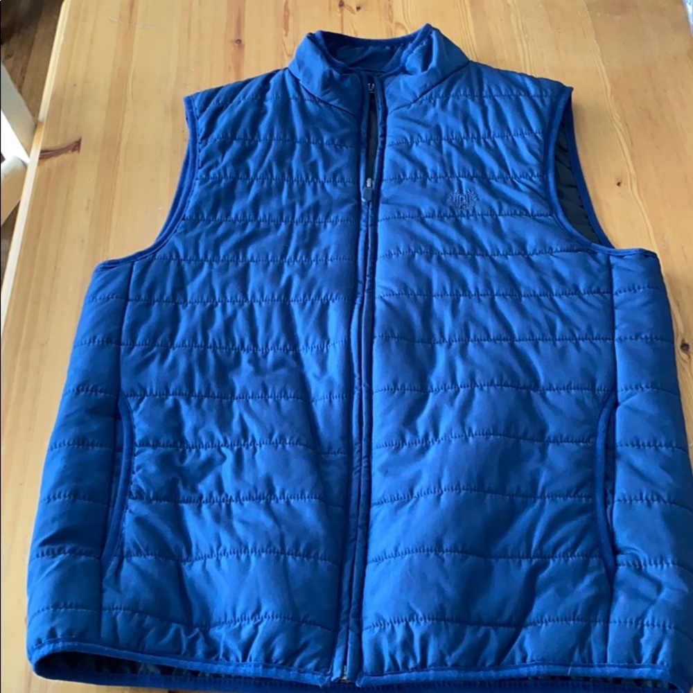 Chaps Men’s sleeveless navy vest